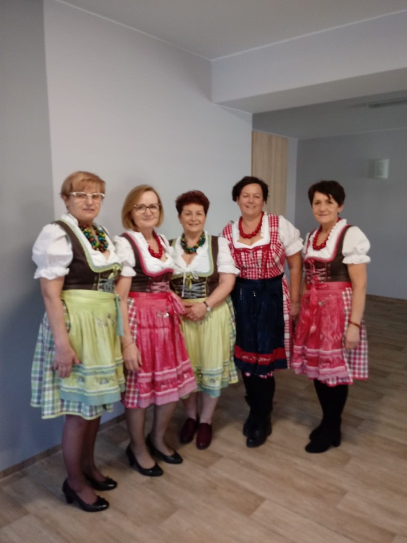 Alt="Zdjęcie przedstawia panie z Koła Gospodyń Wiejskich. Zdjęcie KGW Ciasna."