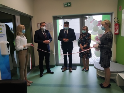 Alt="Zdjęcie przedstawia otwarcie placówki Klubu Malucha."
