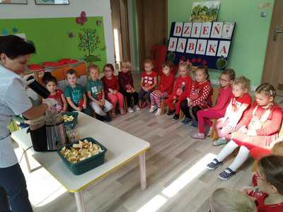 Alt="Zdjęcie przedstawia przedszkolaki z Ciasnej."