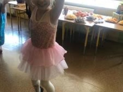 Alt="Zdjęcie przedstawia Andrzejkowe zabawy w Szkole Filialnej w Wędzinie."