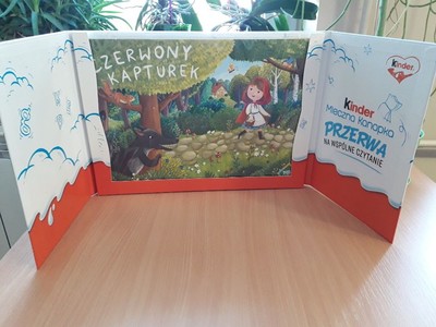 Alt="Zdjęcie przestawia wygraną w konkursie Kinder Kanapka dla biblioteki."