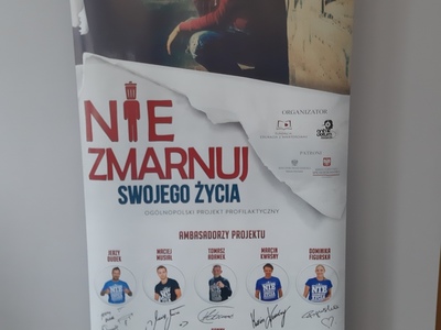 Alt= "Zdjęcie przedstawia akcję Rymcerze - Nie zmarnuj sobie życia."