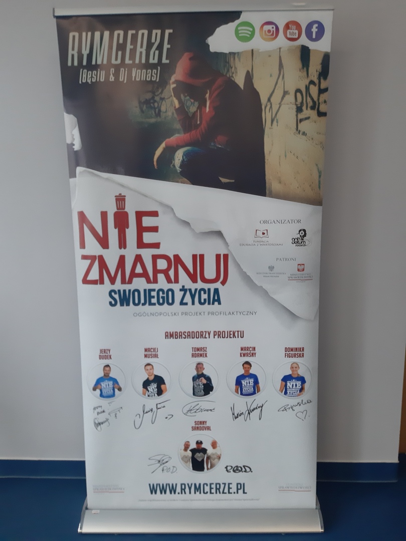 Alt= "Zdjęcie przedstawia akcję Rymcerze - Nie zmarnuj sobie życia."