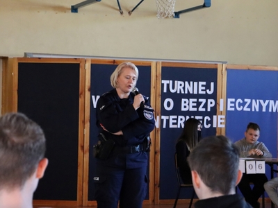 Alt="Zdjęcie przedstawia Turniej Wiedzy o Bezpiecznym Internecie - TWOBI dla klas starszych."