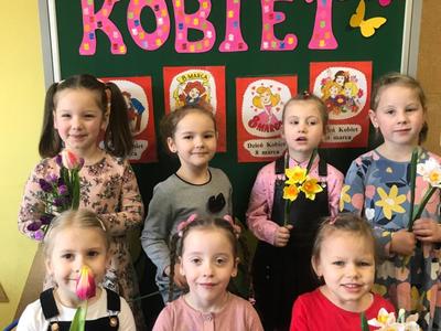 Alt="„Być kobietą...” , czyli Dzień Kobiet w przedszkolu w Sierakowie Śląskim."