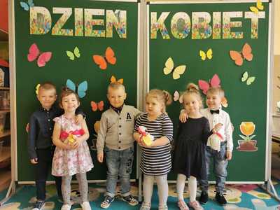 Alt="„Być kobietą...” , czyli Dzień Kobiet w przedszkolu w Sierakowie Śląskim."