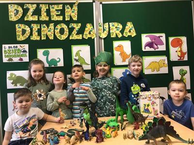 Alt="Dinozaury  w przedszkolu w Sierakowie Śląskim."