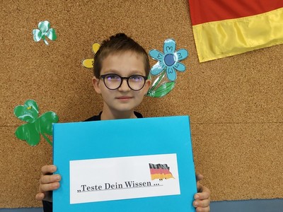 Alt="Zdjęcie przedstawia ucznia biorącego udział w Spielfabrik – etap szkolny Konkursu Wojewódzkiego."