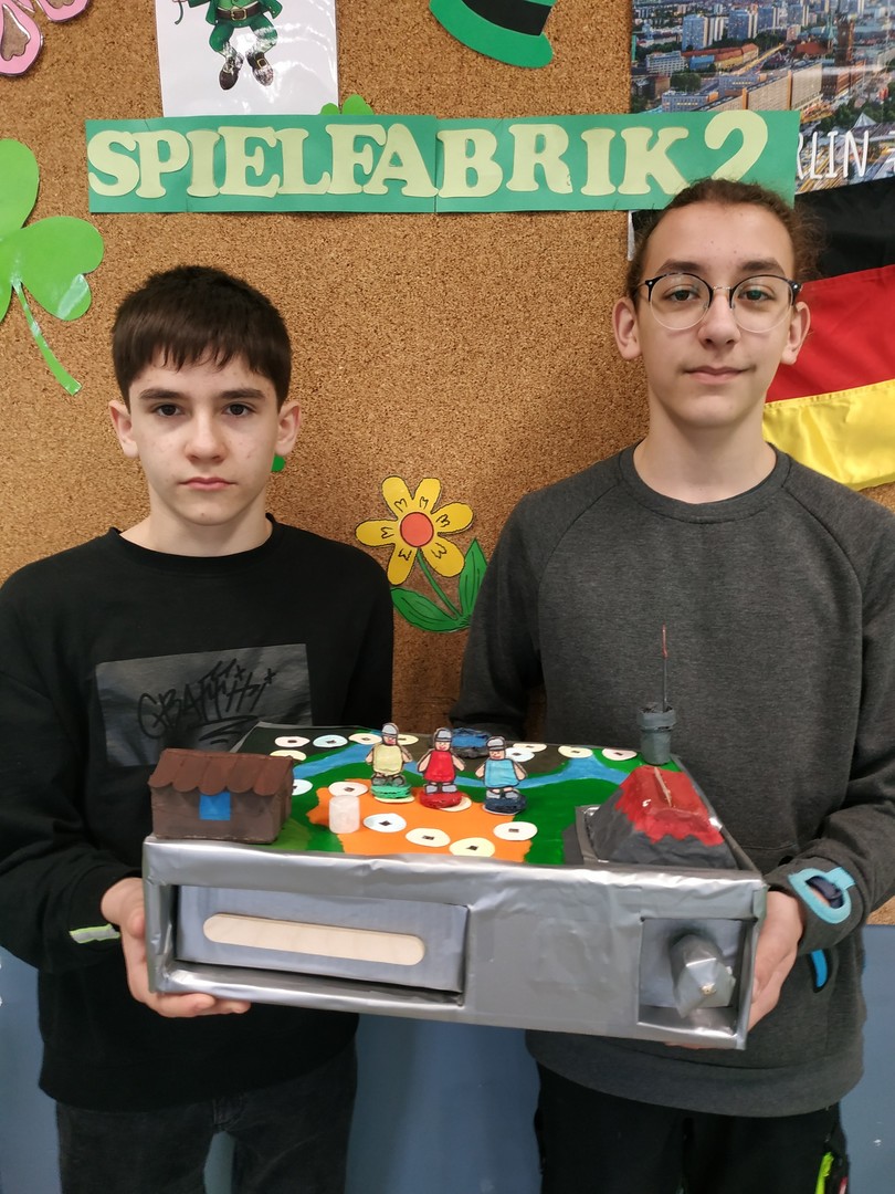 Alt="Zdjęcie przedstawia uczniów biorących udział w Spielfabrik – etap szkolny Konkursu Wojewódzkiego."