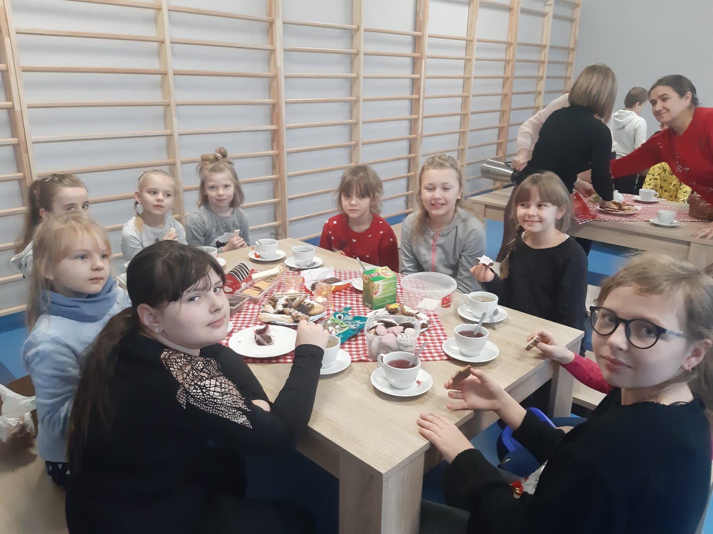 Alt="Zdjęcie przedstawia obchody Światowego Dnia Herbaty na Zborowskim."