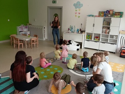 Alt="Angielski w Gminnym Klubie Dziecięcym."