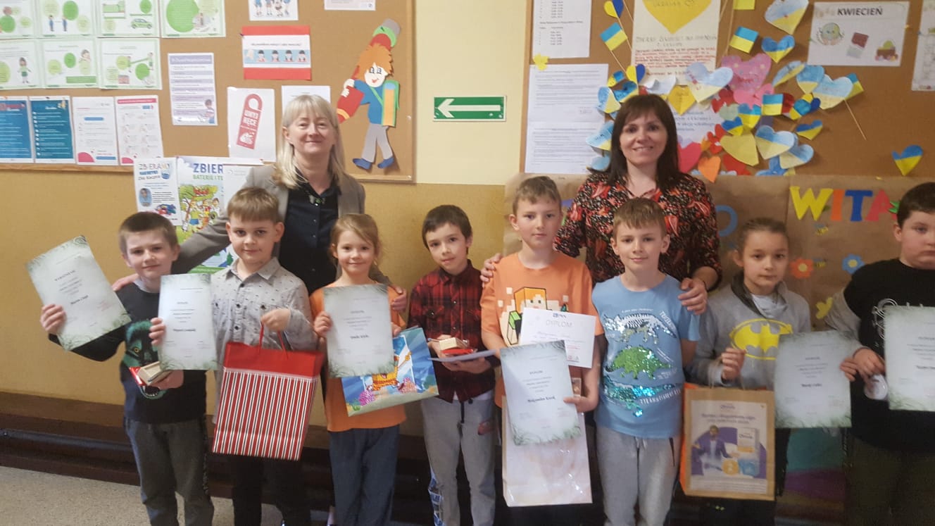 Alt="Zdjęcie przedstawia aktywności uczniów podczas Szkolnego Tygodnia Języków."