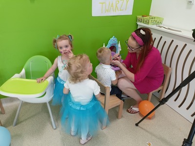Alt="Zdjęcie przedstawia obchody Dnia Dziecka w Klubie Malucha w Ciasnej."