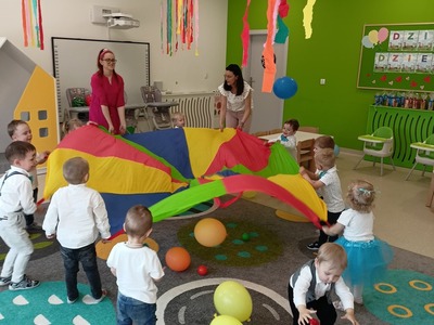 Alt="Zdjęcie przedstawia obchody Dnia Dziecka w Klubie Malucha w Ciasnej."
