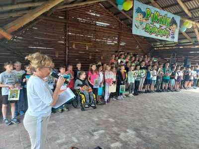Alt="Zdjęcia przedstawiają Piknik Rodzinny "Mama, Tata i ja" zorganizowany przez ZSP w Ciasnej."