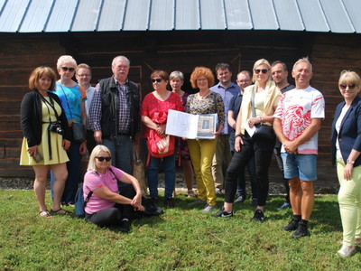 Alt="Zdjęcie przedstawia wizytę przedstawicieli Lokalnych Grup Działania z województwa zachodniopomorskiego w Fabryce Fajek na Zborowskim."
