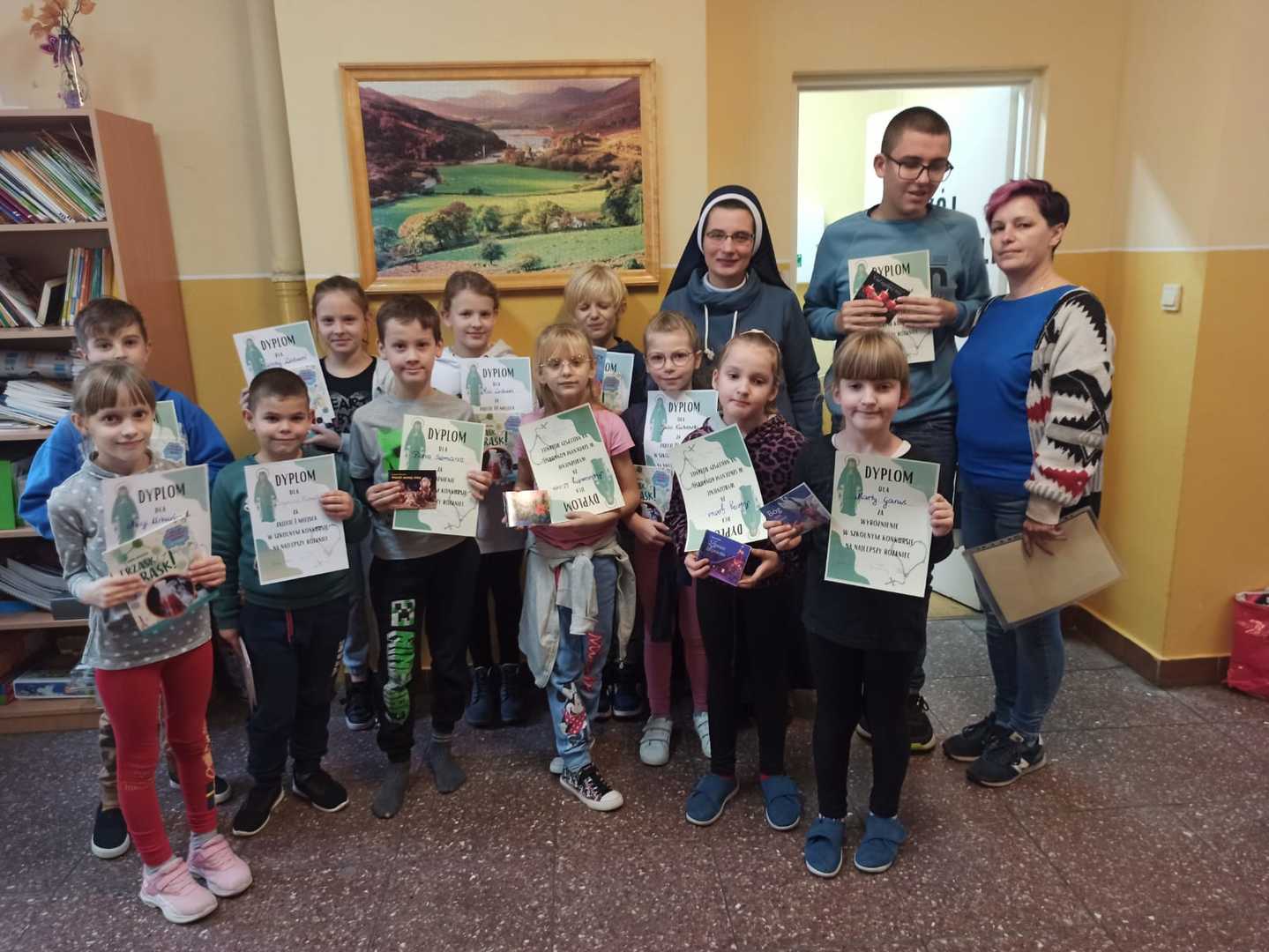 Alt="Zdjęcie przedstawia Dzień Anioła w szkole w Zborowskim."