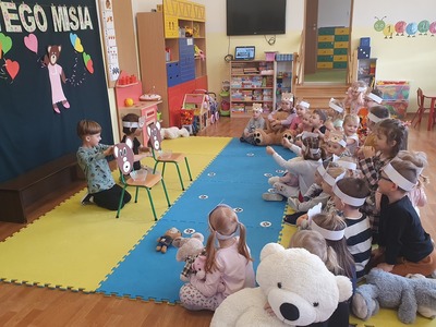 Alt="Zdjęcie przedstawia przedszkolaki z Glinicy."