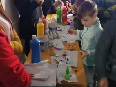 Alt="Zdjęcie przedstawia Mikołajki w Ciasnej."