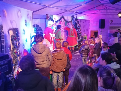 Alt="Zdjęcie przedstawia Mikołajki w Ciasnej."