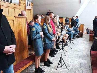 Alt="Zdjęcie przedstawia Orkiestrę Dętą z Ciasnej podczas mszy w jej intencji."