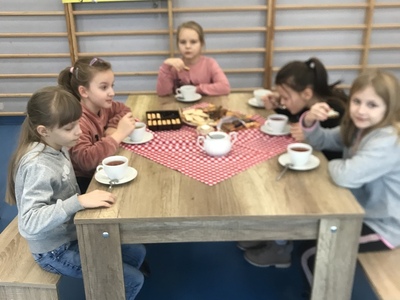 Alt="Dzień herbaty w Szkole Podstawowej w Zborowskim."