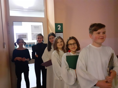 Alt="Przedstawienie "Józef - człowiek, który oddał życie" w czasie Jasełek w Gminie Ciasna."