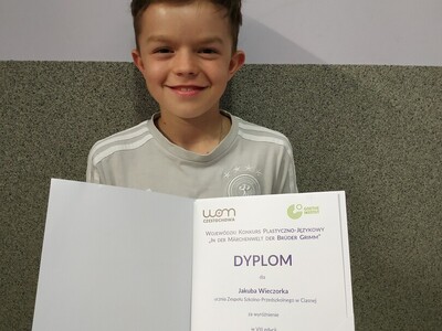 Alt="Laureat VIII edycji Wojewódzkiego Konkursu Plastyczno-Językowego ,,W świecie baśni braci Grimm’’."