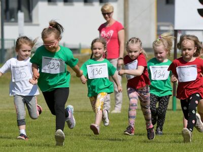 Alt="Zdjęcie przedstawia zawody przedszkolaków „SPRINTEM DO MARATONU”. Foto: R.Gruca"