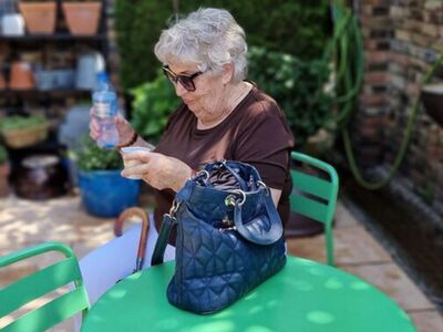 Alt="Zdjęcie przedstawia wycieczkę seniorów z Dziennego Domu Seniora + w Panoszowie."