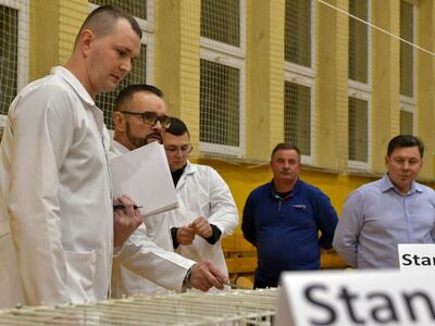 Alt="Zdjęcie z 48 Wystawy Gołębi Pocztowych w Ciasnej, autor: Radosław Gruca."