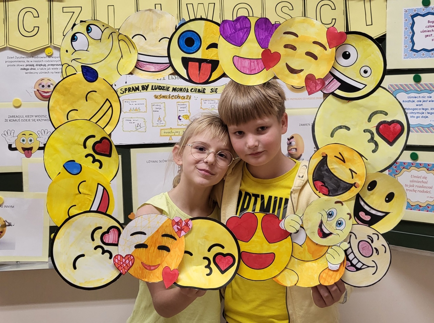 Alt="Światowy Dzień Życzliwości i Pozdrowień w Szkole w Zborowskiem."