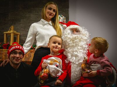 Alt="Zdjęcie przedstawia obchody Mikołajek w Ciasnej. Zdjęcie: Radosław Gruca."