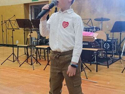 Alt="Zdjęcie przedstawia występy podczas 32 Finału Wielkiej Orkiestry Świątecznej Pomocy."