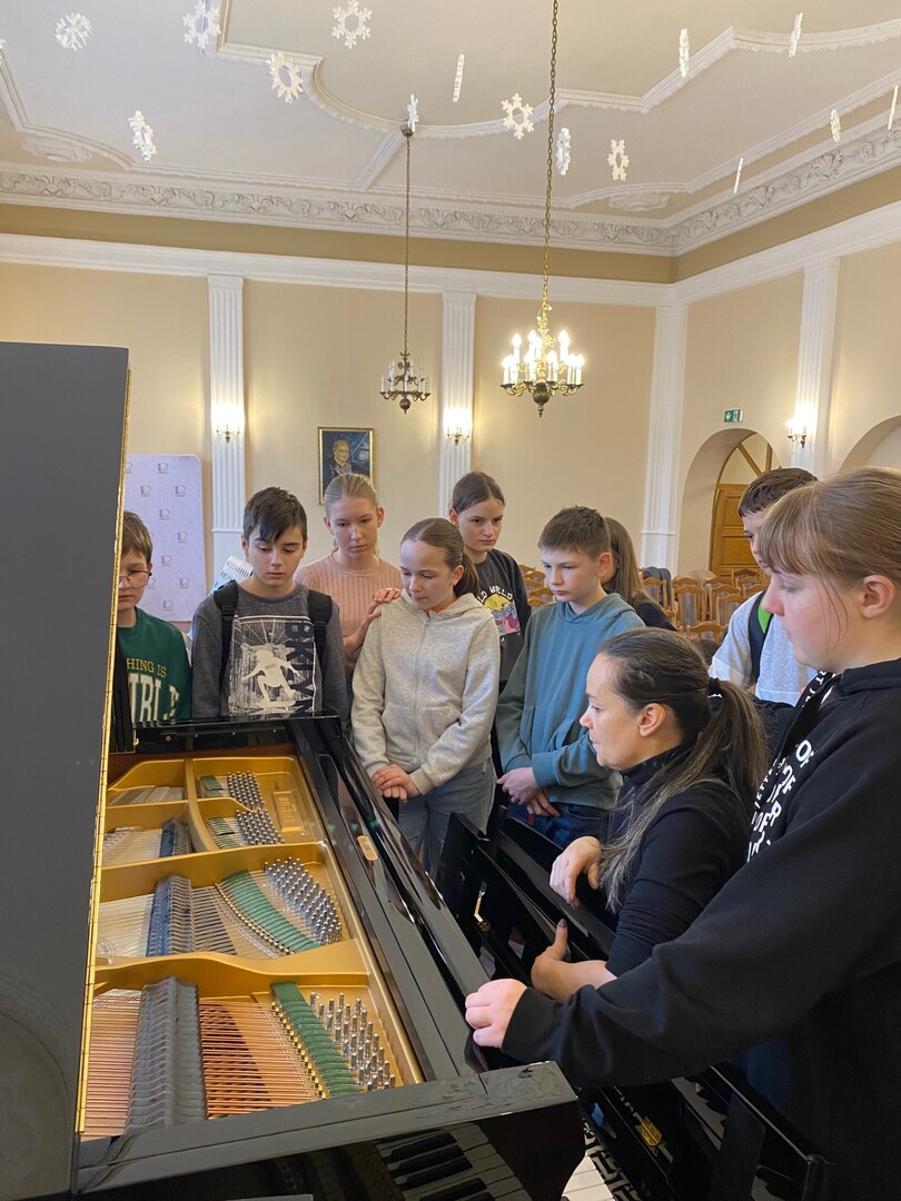 Alt="Zdjęcie przedstawia wyjazd edukacyjny „Bliżej sztuki i kultury” w SP Ciasna"