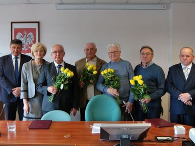 Alt:"Zdjęcie przedstawia odchodzących Radnych Gminy Ciasna z kadencji 2018-2024."