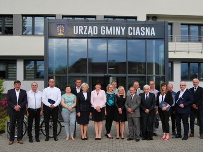 Alt="Zdjęcie przedstawia Pierwszą Sesję Rady Gminy Ciasna kadencji 2024-2029."