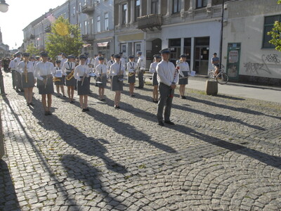 Alt="Zdjęcie przedstawia Gminną Orkiestrę Dętą w Ciasnej podczas Konkursu Orkiestr Dętych w Radomiu."