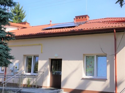 Dom Nauczyciela z salą gimnastyczną i oddziałem przedszkolnym w Jeziorze
