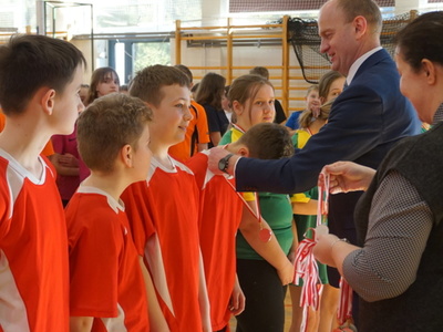 Zawody o Puchar Wójta Gminy Pniewy w minisiatkówce.