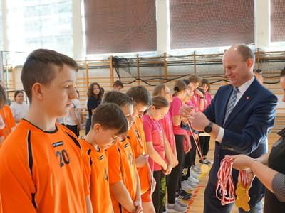 Zawody o Puchar Wójta Gminy Pniewy w minisiatkówce.