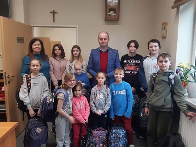 Wyprawki szkolne dla dzieci w PSP w Kruszewie.