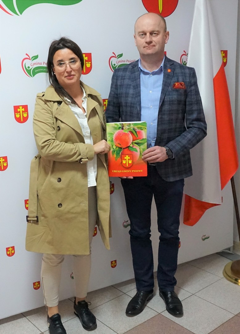 Podpisanie umowy na zakup i dostawę kruszywa