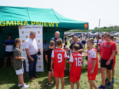 Piłkarskie powitanie lata z LKS Pniewy