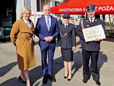 Wręczenie promesy dla OSP w Kruszewie