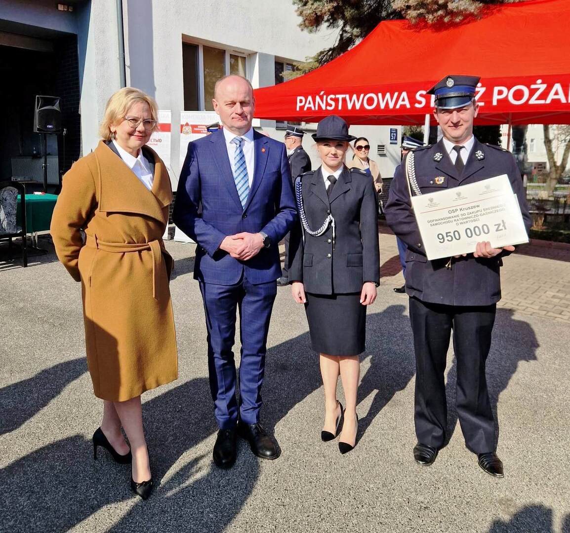 Wręczenie promesy dla OSP w Kruszewie