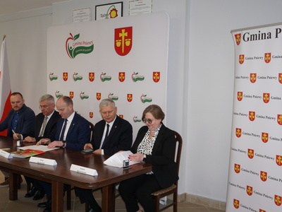 Podpisanie umowy na sieć wodociągową