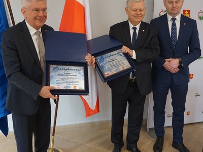 Podpisanie umowy na sieć wodociągową