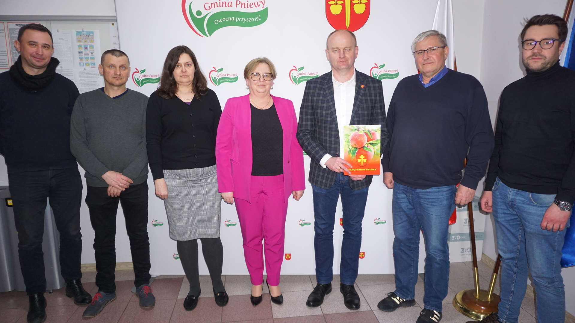 Podpisanie umowy na przebudowę drogi w Woli Pniewskiej