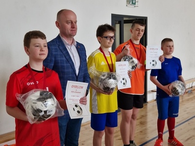 Międzyszkolne zawody w halowej piłce nożnej
